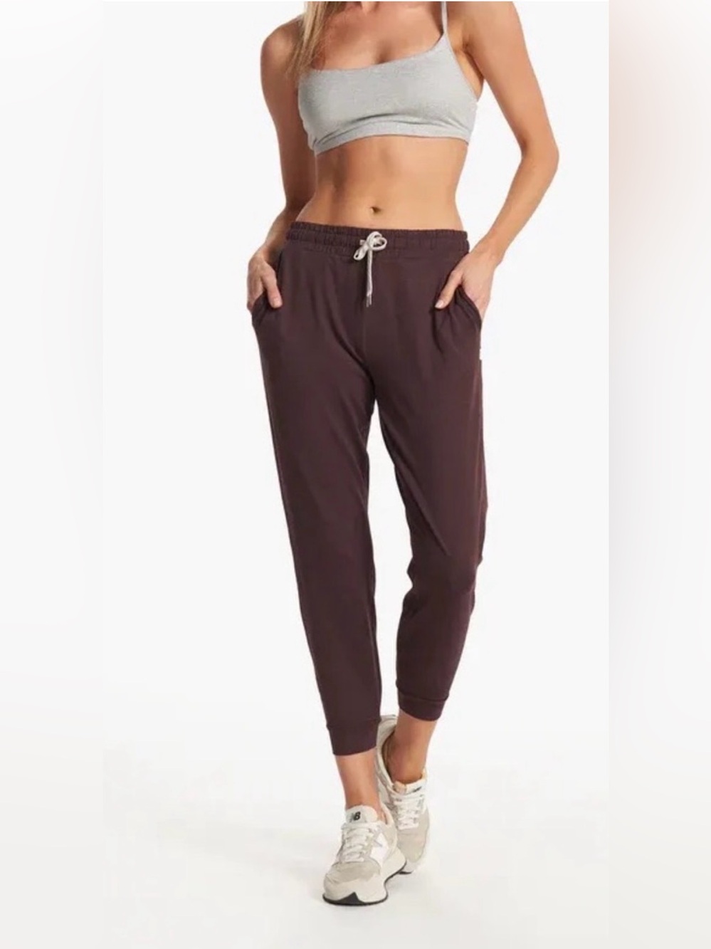 Vuori women’s performance jogger Java heather brown